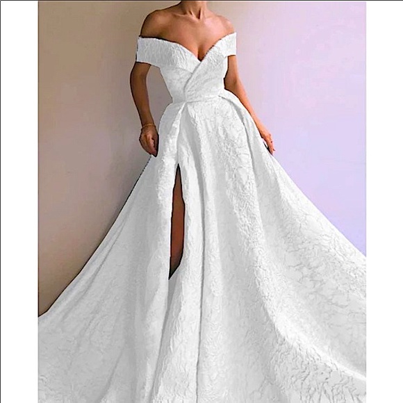 White Gorgeous Tea-Length Bridal dress - Picture 8 of 9